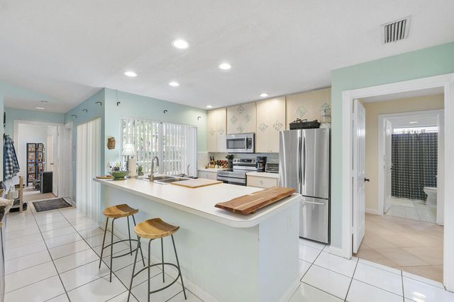 4 of 19 - 9041 Sun Terrace Circle #a, West Palm Beach, FL