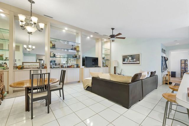 5 of 19 - 9041 Sun Terrace Circle #a, West Palm Beach, FL