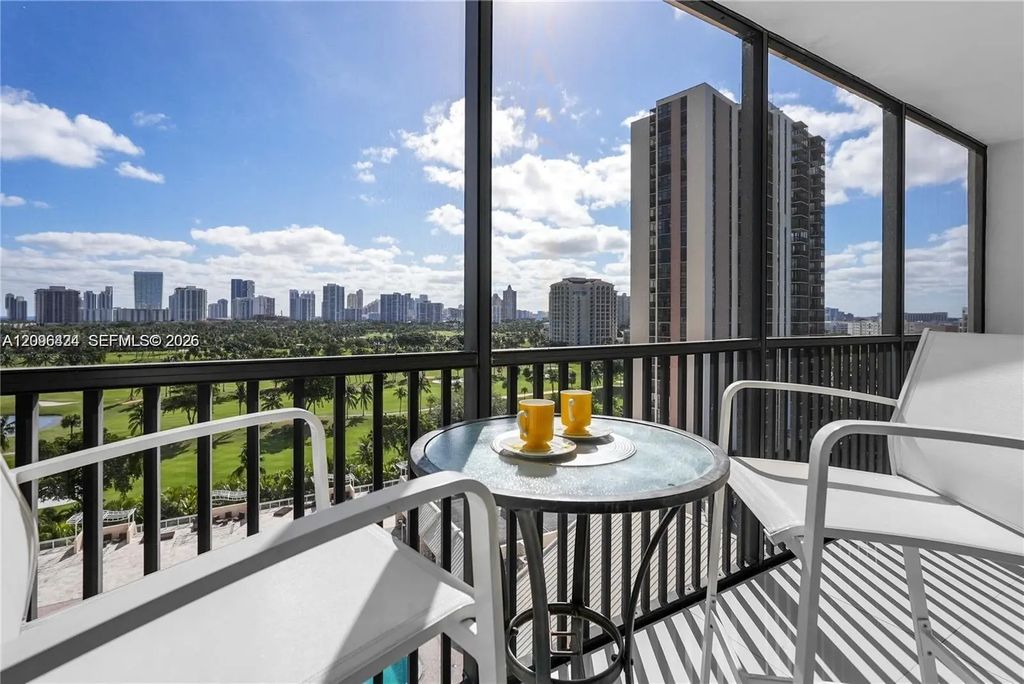 20301 W Country Club Drive #1226, Aventura