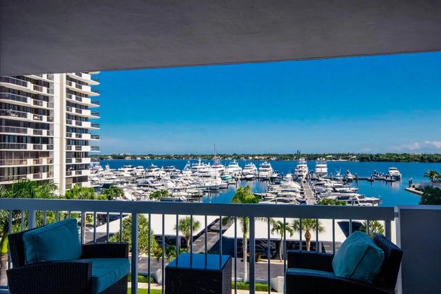 4 of 58 - 115 Lakeshore Drive #549, North Palm Beach, FL