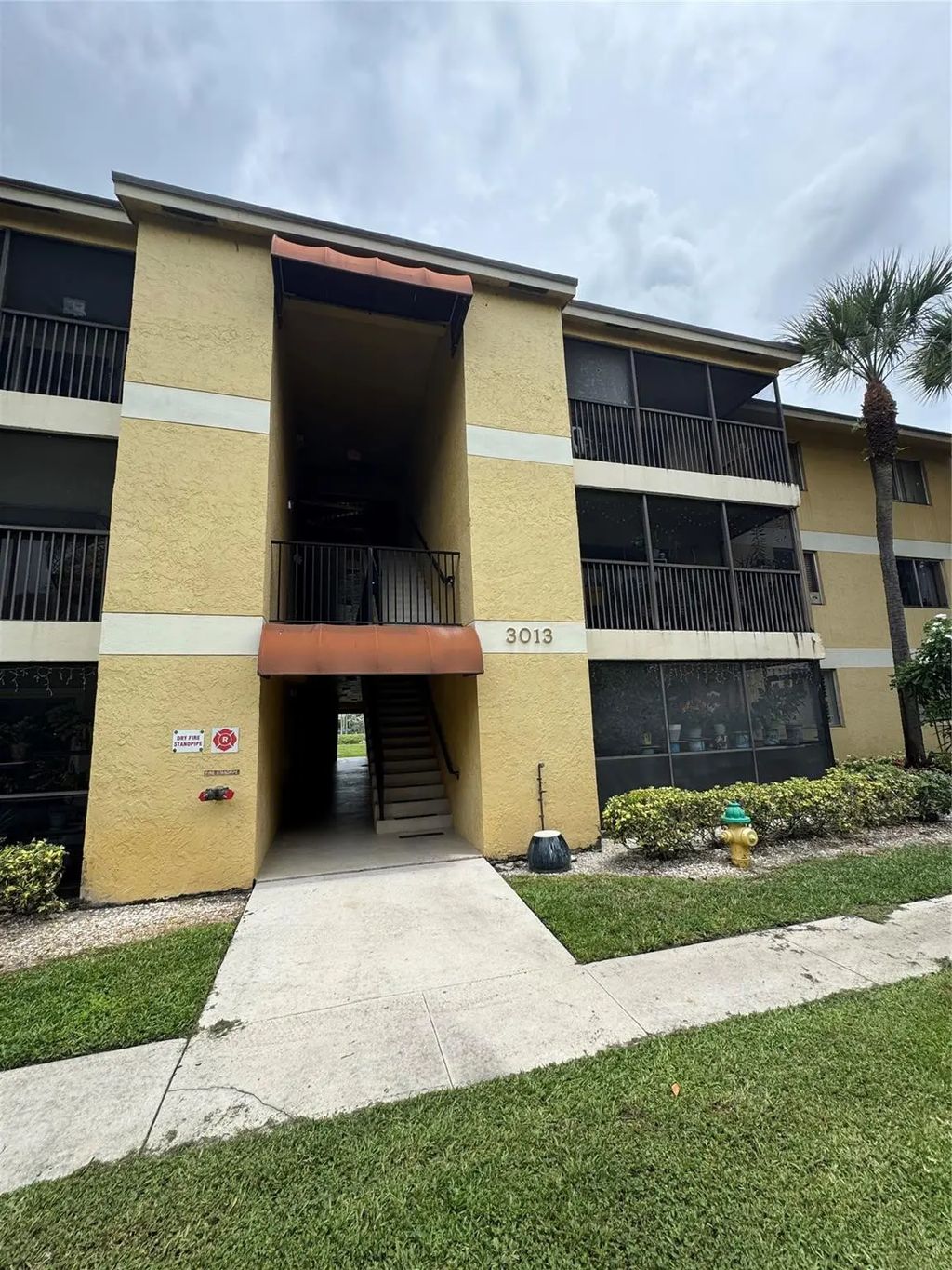 3013 N Oakland Forest Drive #106, Oakland Park