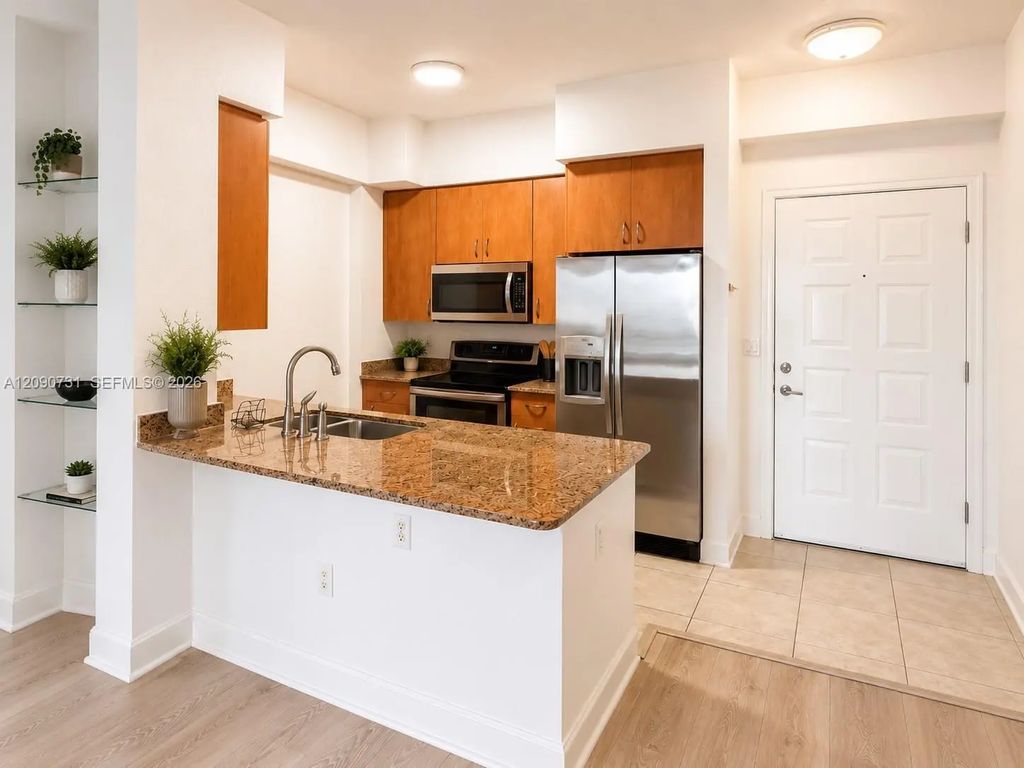 1830 Radius Drive #1118, Hollywood
