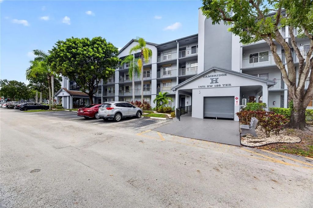 1401 Sw 128th Terrace #405h, Pembroke Pines