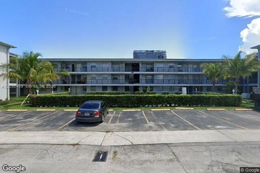 1100 Ne 1st Court #118, Hallandale Beach