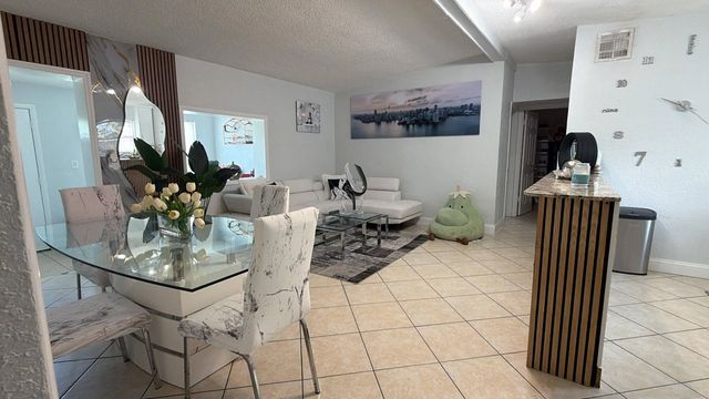 3 of 10 - 3275 Orange Street, Boynton Beach, FL
