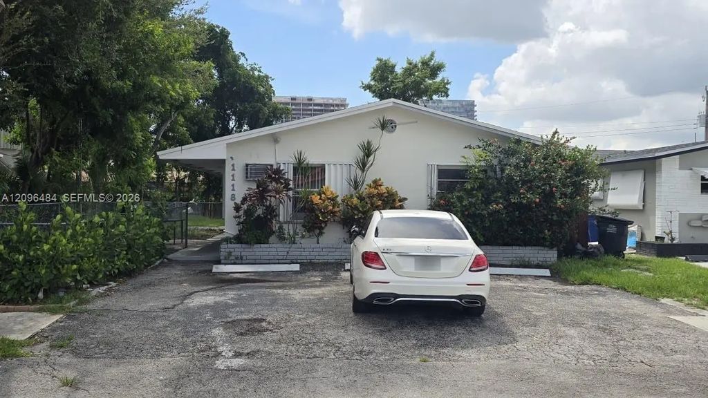 1118 Ne 2nd Court #1, Hallandale Beach