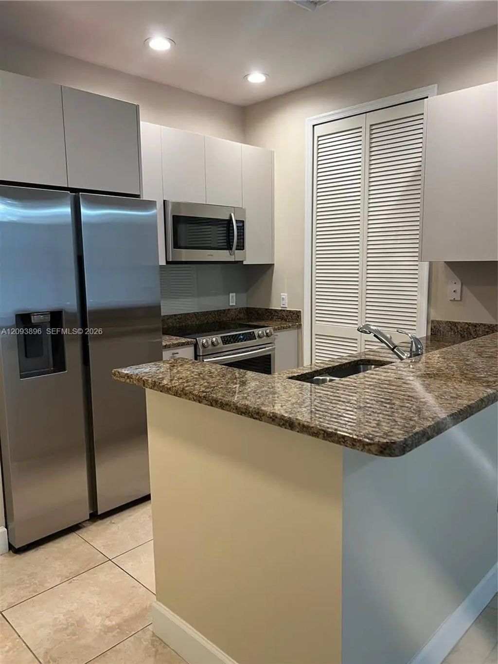 100 Andalusia Avenue #ph-8, Coral Gables
