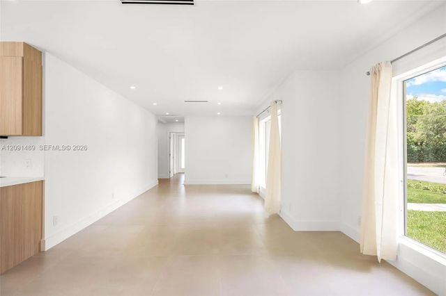 4 of 31 - 701 Ne 119th Street, Biscayne Park, FL