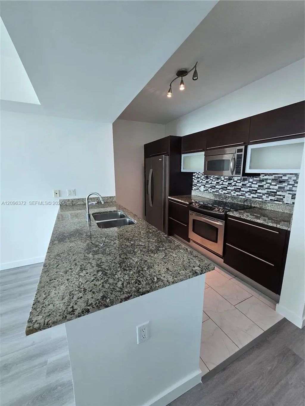 950 Brickell Bay Drive #3300, Miami