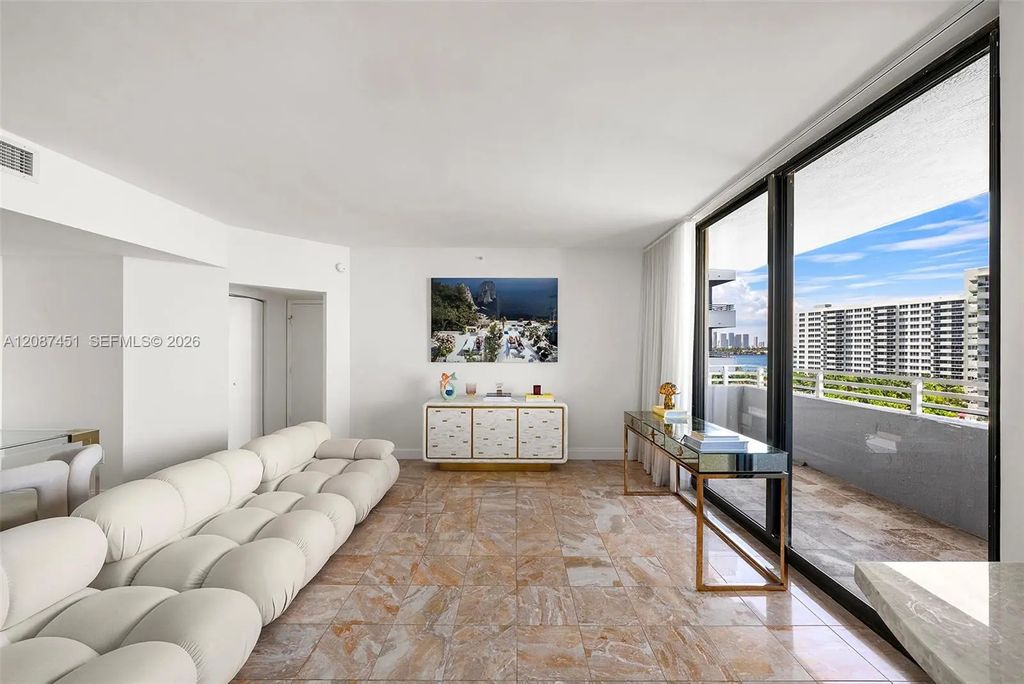 1330 West Avenue #811, Miami Beach