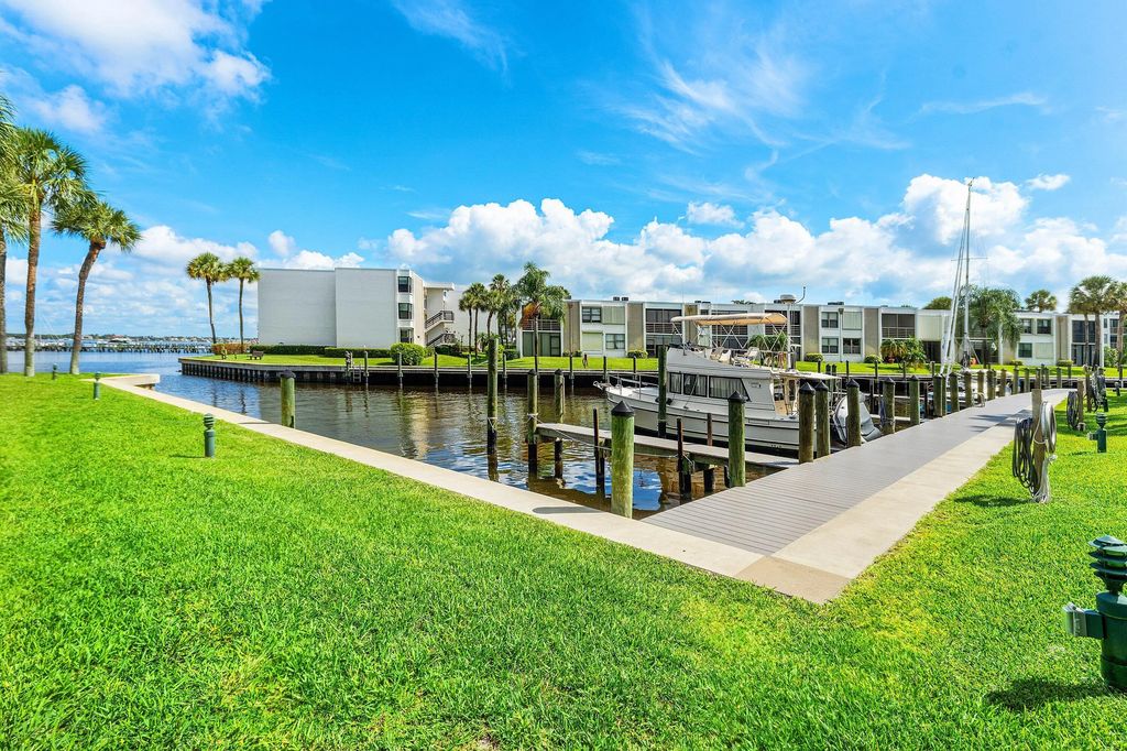 1950 Sw Palm City Road #14203, Stuart