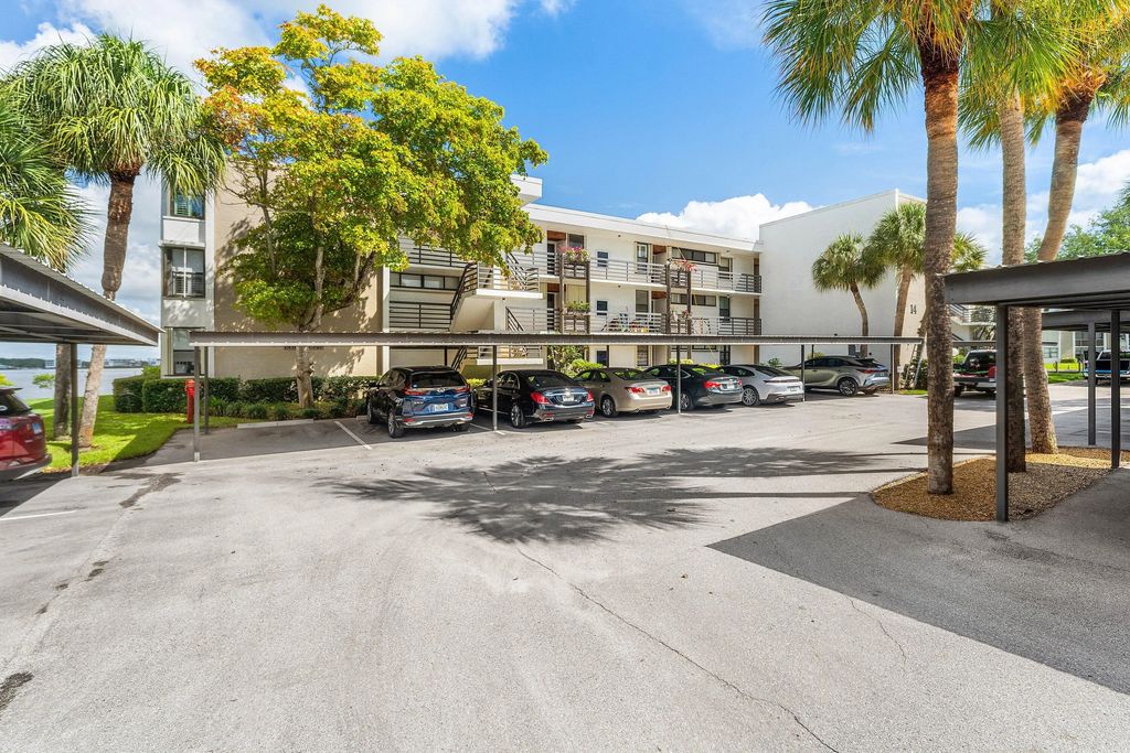 1950 Sw Palm City Road #14203, Stuart