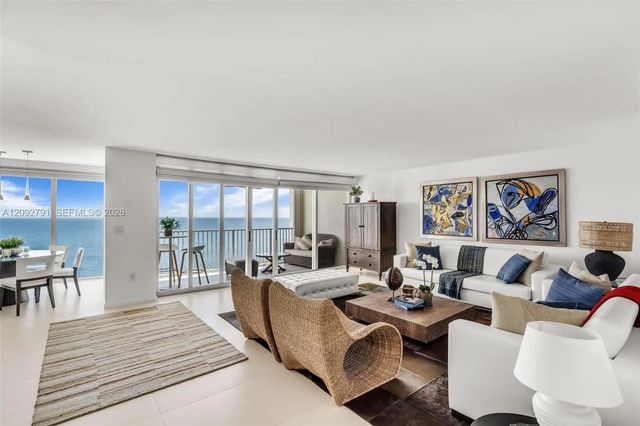 4 of 38 - 881 Ocean Drive #20e, Key Biscayne, FL