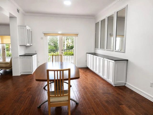 3 of 9 - 3525 E Fairview Street, Miami, FL
