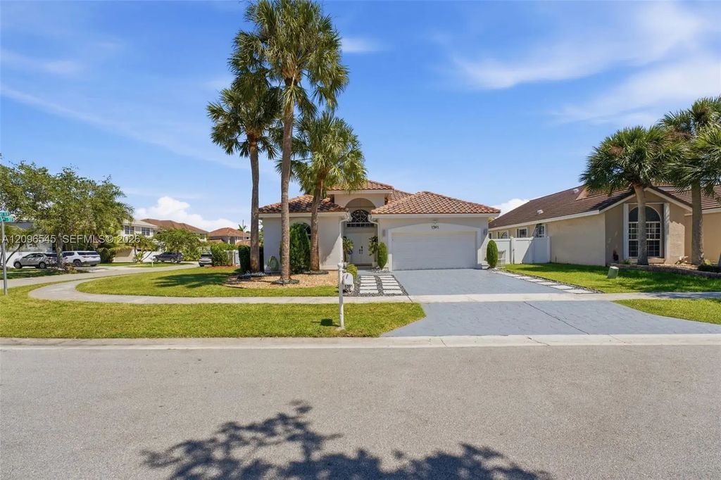 1391 Nw 185th Terrace, Pembroke Pines