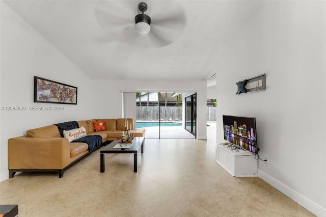 5 of 36 - 13711 Sw 108th Street, Miami, FL