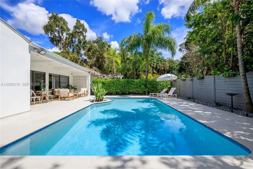 696 Ne 67th Street, Miami