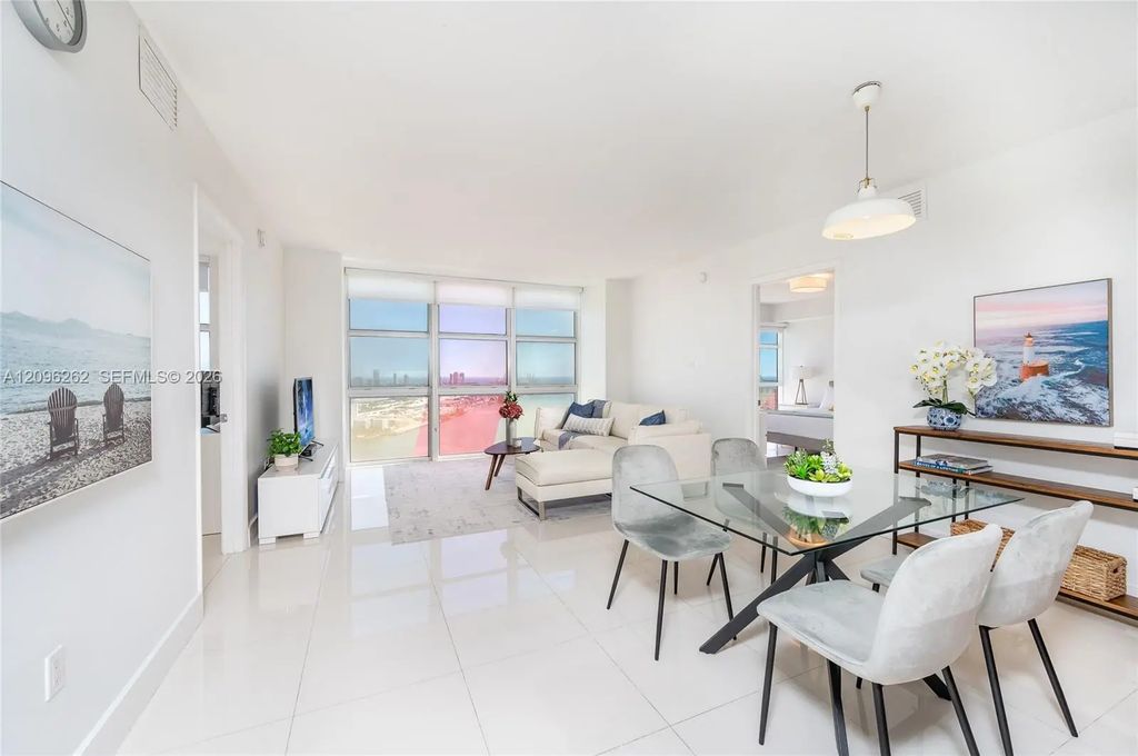 50 Biscayne Boulevard #3906, Miami