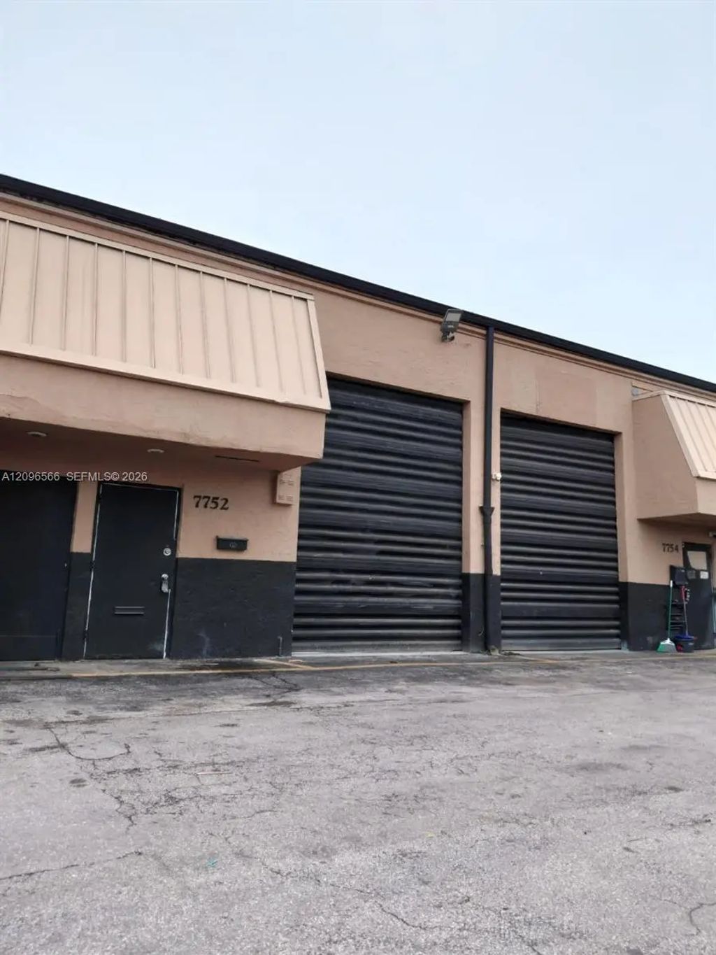 7752 Nw 64th Street, Miami