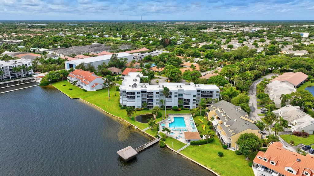 8200 Lakeshore Drive #2010, Hypoluxo