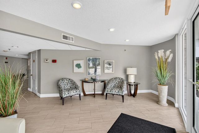 5 of 82 - 8200 Lakeshore Drive #2010, Hypoluxo, FL