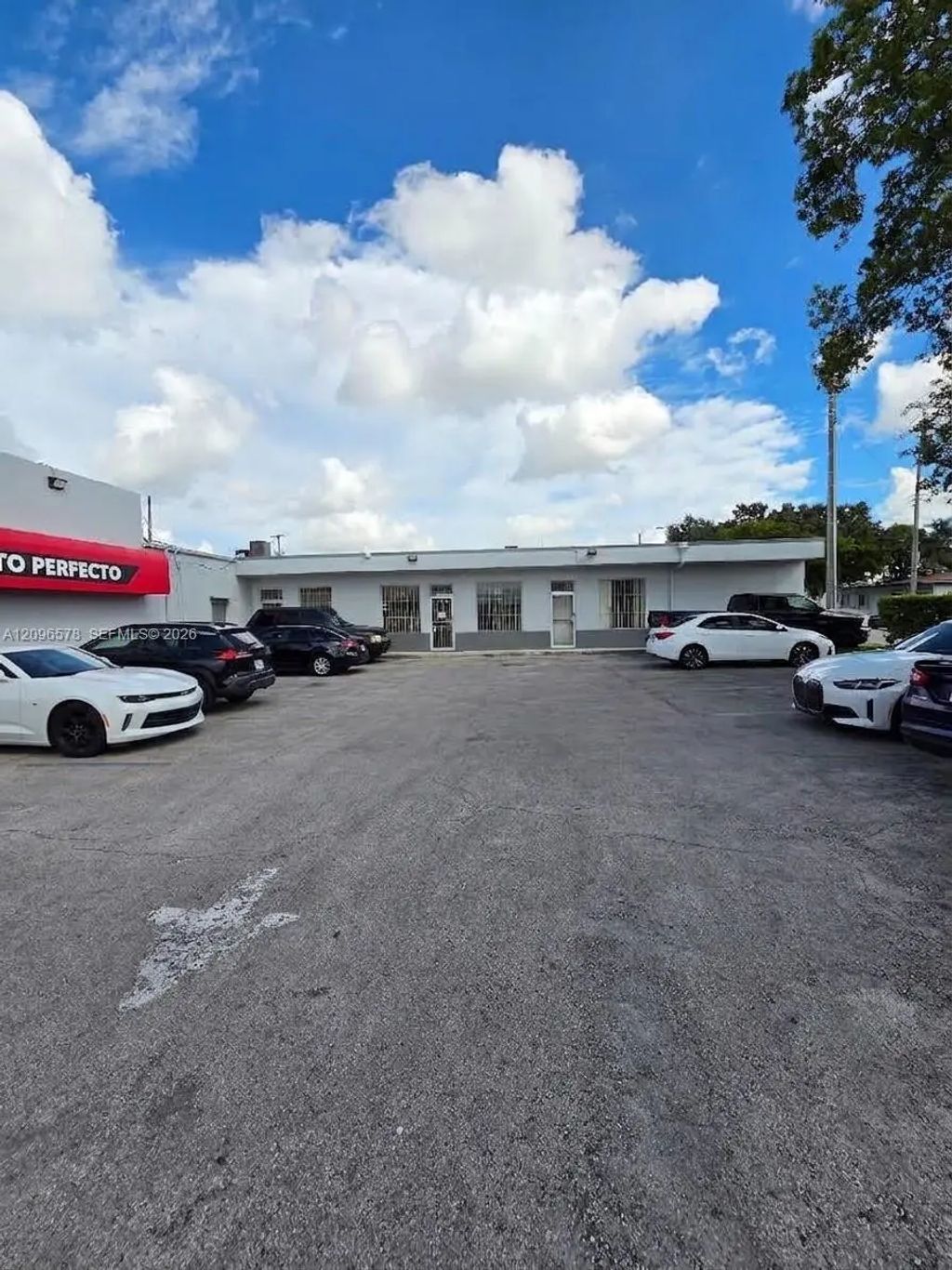 5675 W Flagler Street, Miami