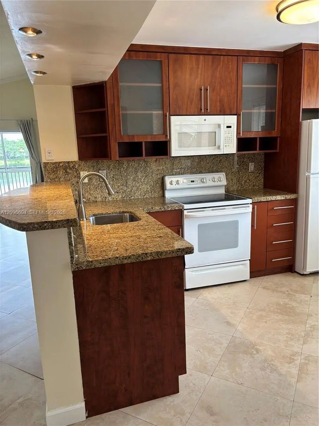4 of 31 - 704 Nw 92nd Avenue #704, Plantation, FL