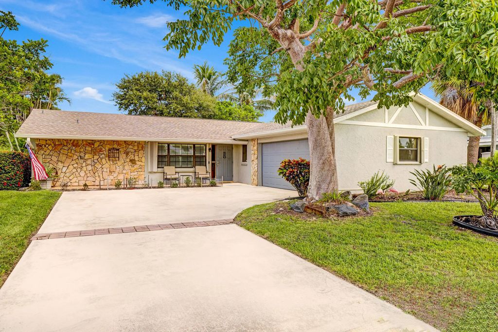 1902 Eucalyptus Avenue, Hutchinson Island
