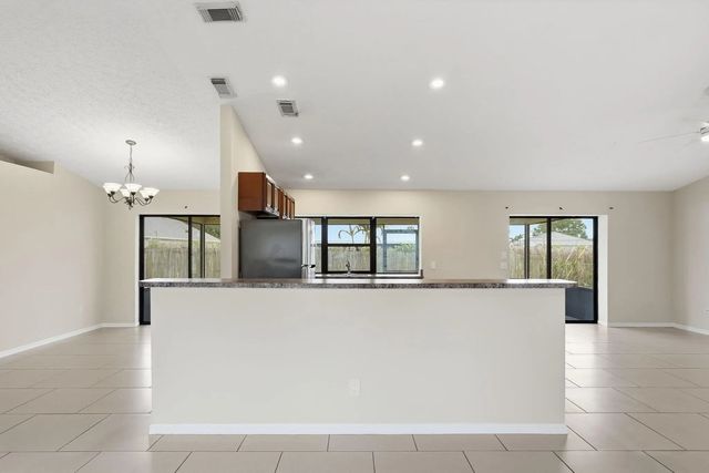 3 of 44 - 682 Sw Jacoby Avenue, Port St. Lucie, FL