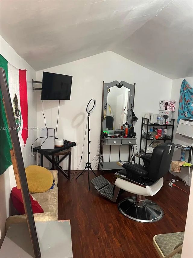 2 of 12 - 451 Se 8th Street, Homestead, FL