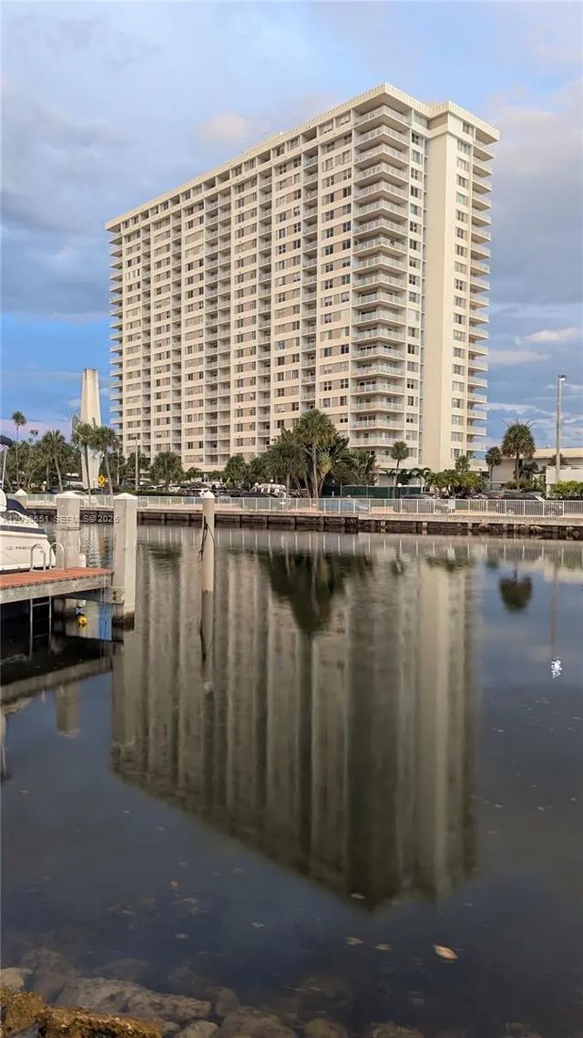 3 of 37 - 300 Bayview Drive #206, Sunny Isles Beach, FL