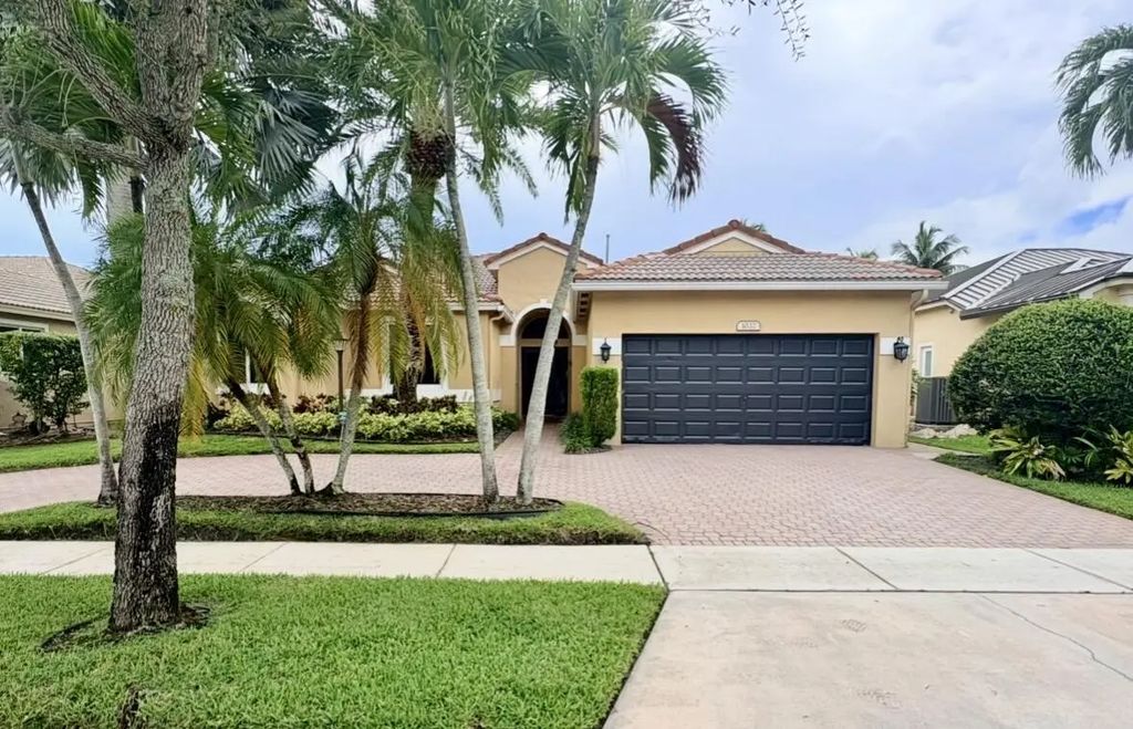 1032 Nw 139th Terrace, Pembroke Pines