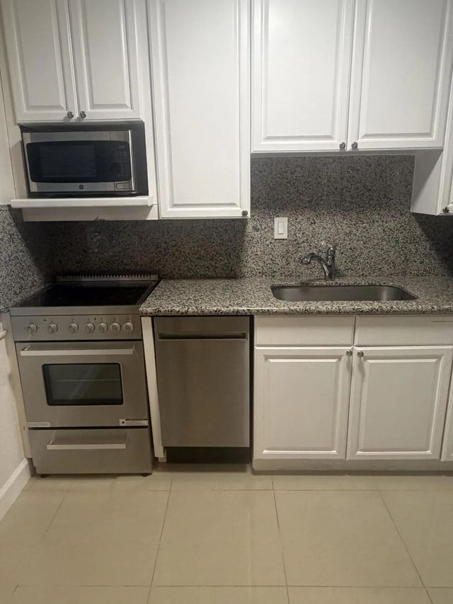 2 of 9 - 340 Nw 19th Street #unit 209, Boca Raton, FL