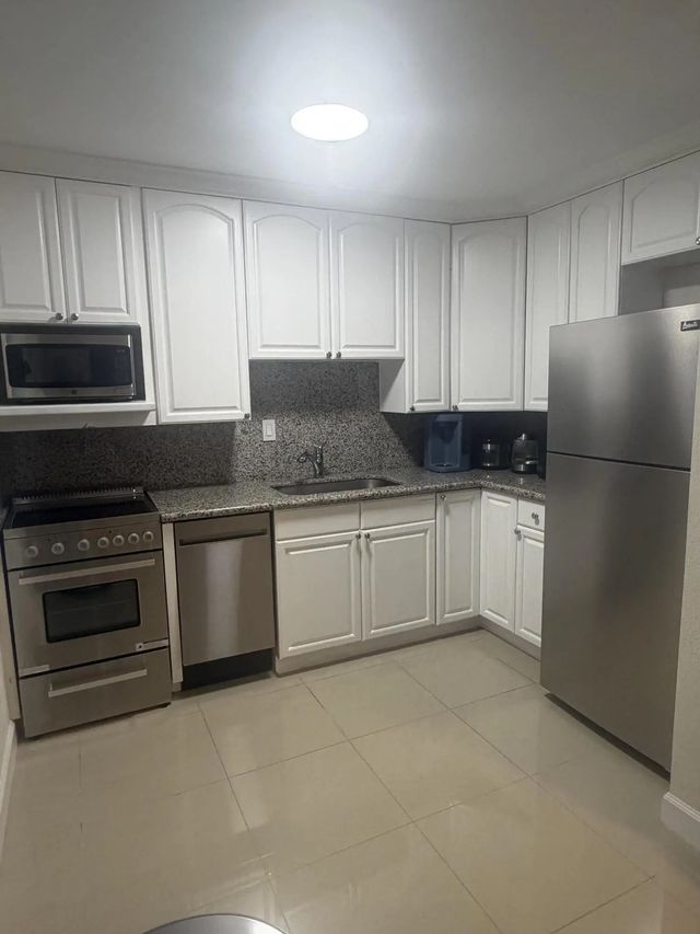 3 of 9 - 340 Nw 19th Street #unit 209, Boca Raton, FL