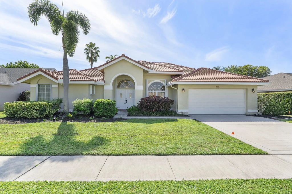 1224 Lake Breeze Drive, Wellington