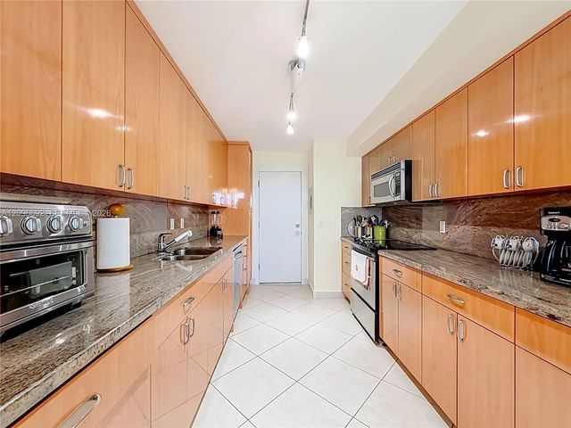 3 of 42 - 1880 S Ocean Drive #304, Hallandale Beach, FL