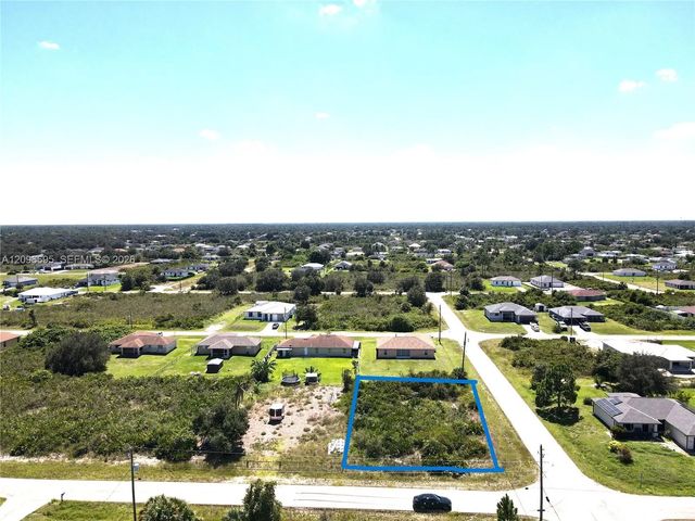 3 of 5 - 2719 70th W, , FL
