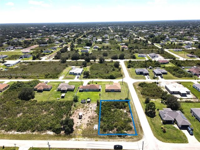 4 of 5 - 2719 70th W, , FL