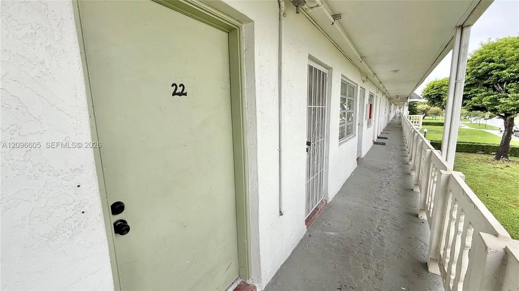 130 Ne 202nd Terrace #s22, Miami Gardens