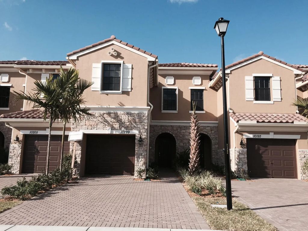 10199 Wellington Parc Drive, Wellington