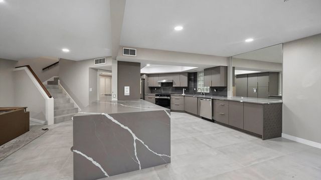 5 of 27 - 4348 Hazel Avenue #unit B, Palm Beach Gardens, FL