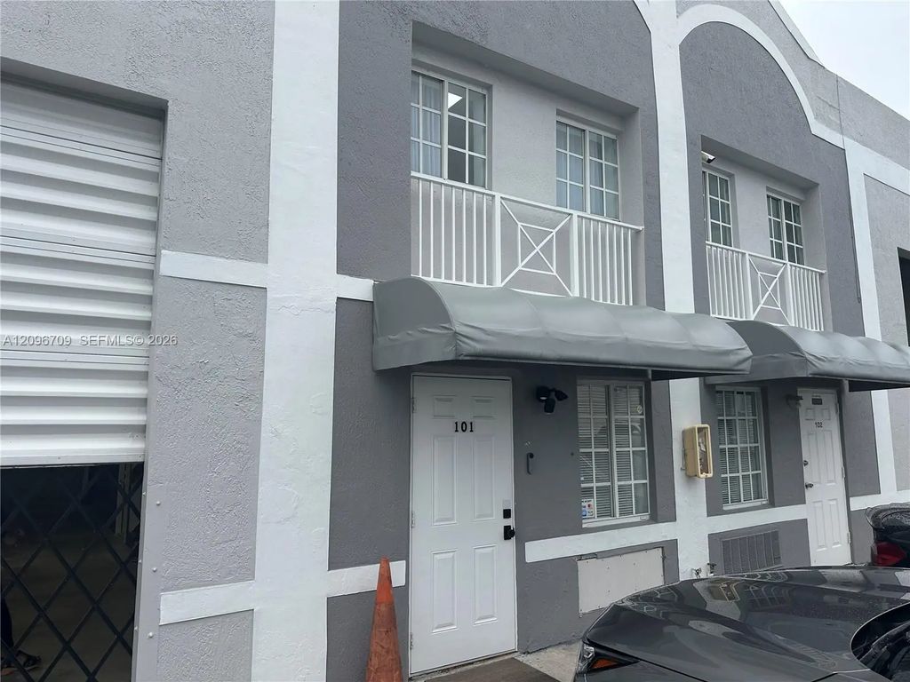 10680 Nw 123rd St Road #101, Medley