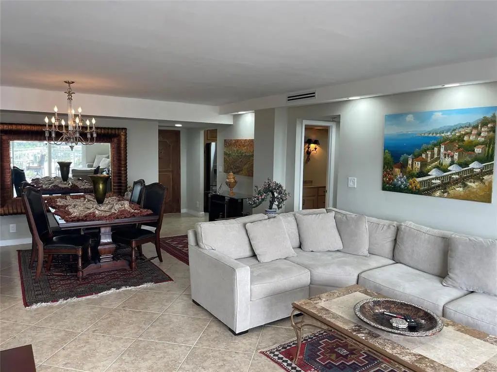 427 Golden Isles Drive #14c, Hallandale Beach