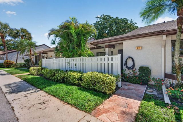 5 of 37 - 3210 Carambola Circle S #s, Coconut Creek, FL