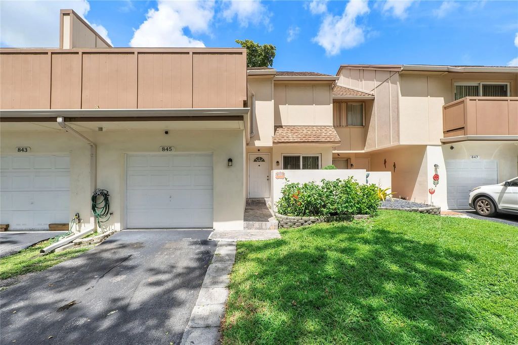 845 Nw 80th Terrace #6, Plantation
