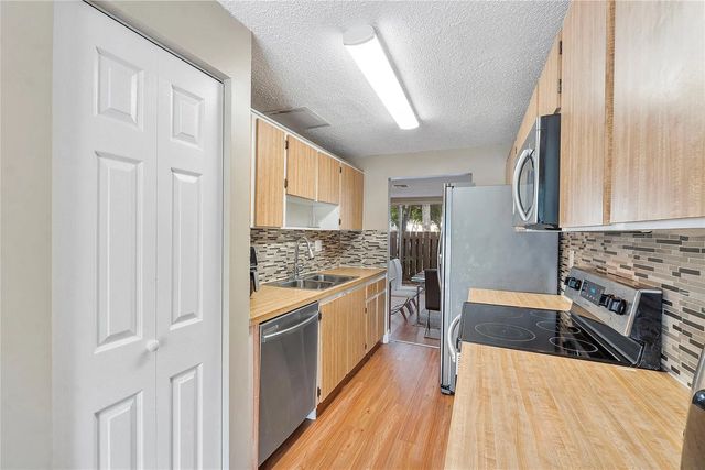 3 of 15 - 845 Nw 80th Terrace #6, Plantation, FL