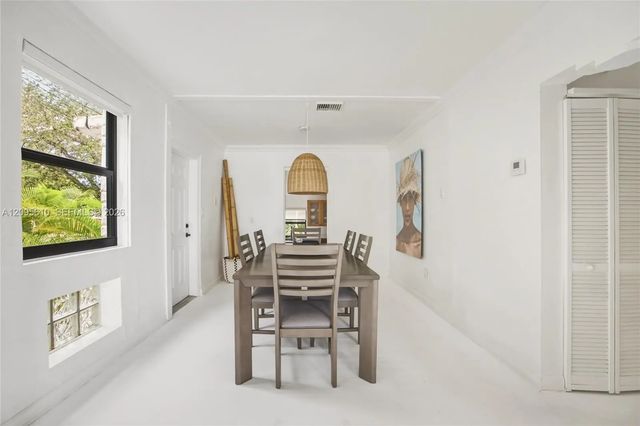 4 of 15 - 295 Nw 42nd Street, Miami, FL
