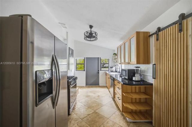 5 of 15 - 295 Nw 42nd Street, Miami, FL