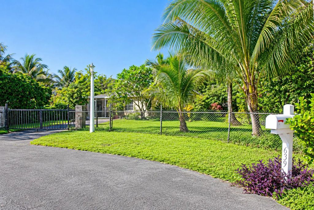639 Madeline Court, West Palm Beach