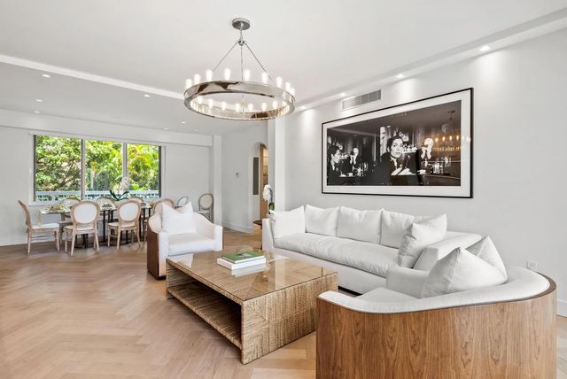 4 of 37 - 389 S Lake Drive #2g, Palm Beach, FL